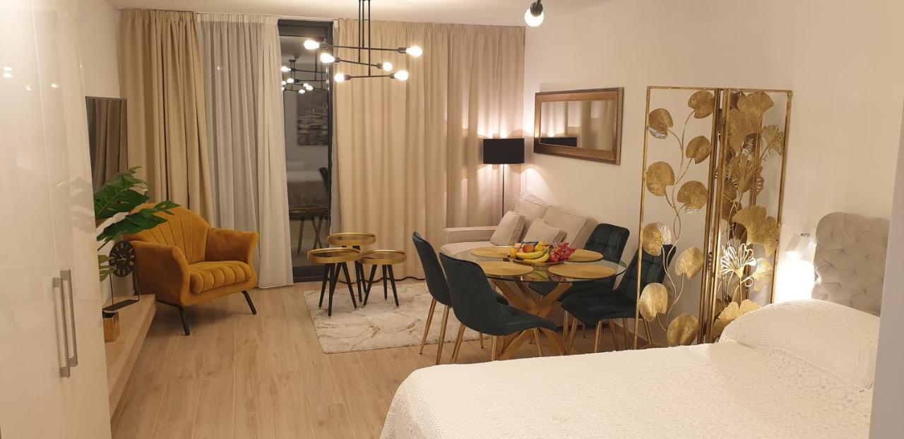 Golden Studio - private parking Dubrovnik Eksteriør billede